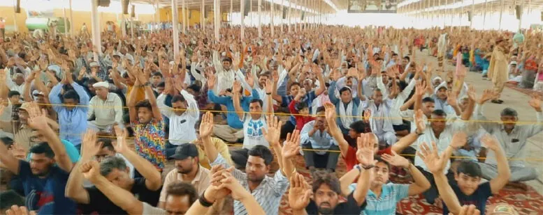 बरनावा आश्रम में उमड़े श्रद्धालु, रामनाम से भक्तिमय हुआ पंडाल