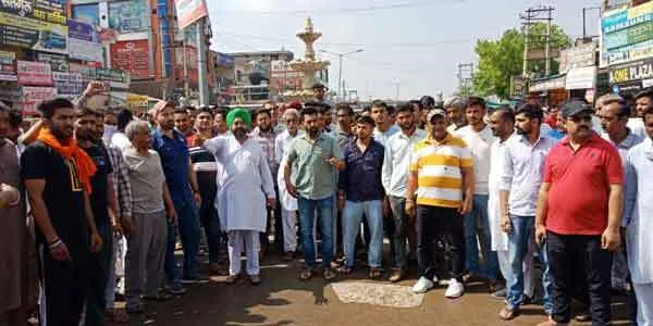 रतिया: बेकरी में लगी आग, 30 लाख का नुकसान