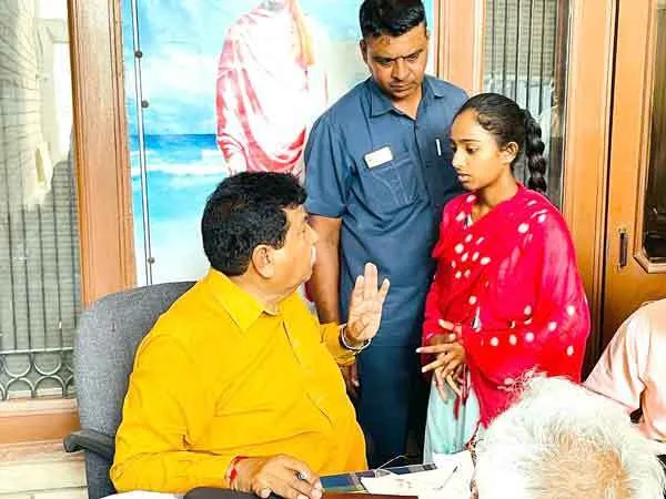 वाह! विस अध्यक्ष गुप्ता ने उठाई बेटी हरदीप कौर की शिक्षा की जिम्मेवारी