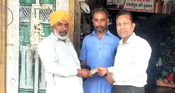 ईमानदारी जिंदा है, मालिक को लौटाई 38 हजार की राशि