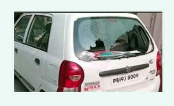 सरकारी स्कूल में विद्यार्थियों द्वारा गुंडागर्दी का नंगा नाच, चली लाठियां-गंडासे