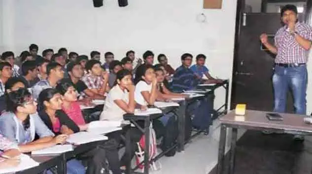 विद्यार्थियों को नि:शुल्क मिलेगी आईआईटी-नीट की कोचिंग