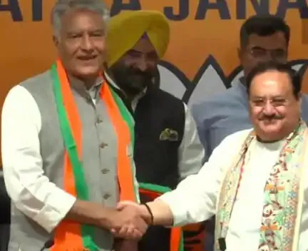 कांग्रेस को झटका: भाजपा में शामिल हुए सुनील जाखड़, नड्डा ने अंगवस्त्रम पहनाकर किया स्वागत