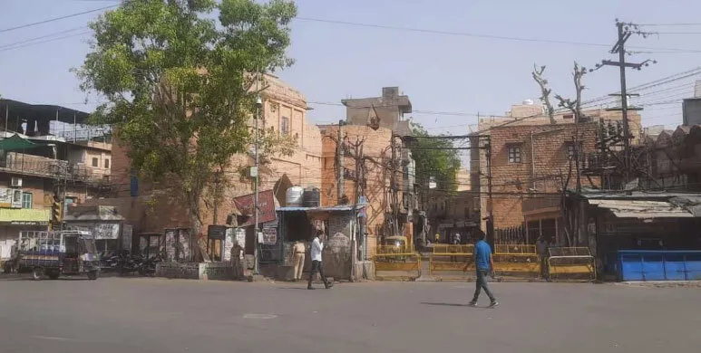 जोधपुर शहर में कर्फ्यू के छठे दिन आठ घंटे की ढील
