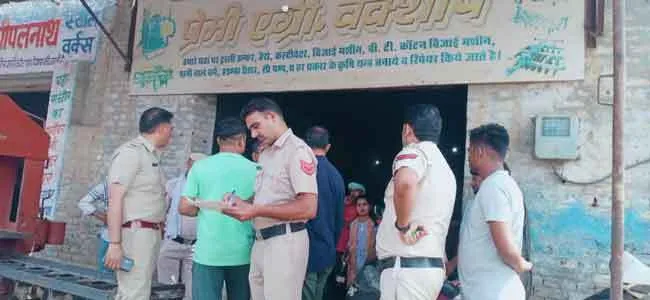 अज्ञात बदमाशों ने डंडे और रॉड से बारहवीं कक्षा के छात्र पर हमला कर वारदात को दिया अंजाम