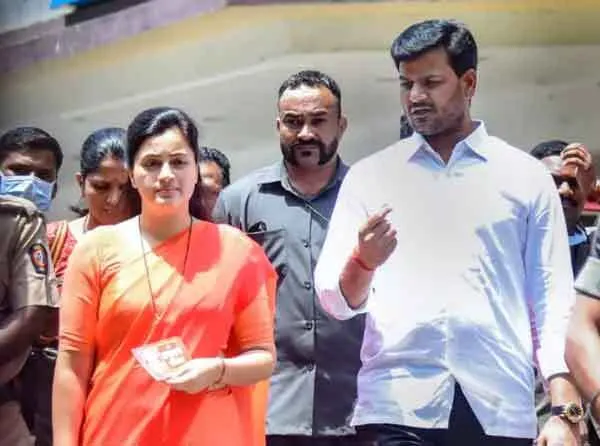 नवनीत राणा गिरफ्तारी मामले में महाराष्ट्र के मुख्य सचिव तलब