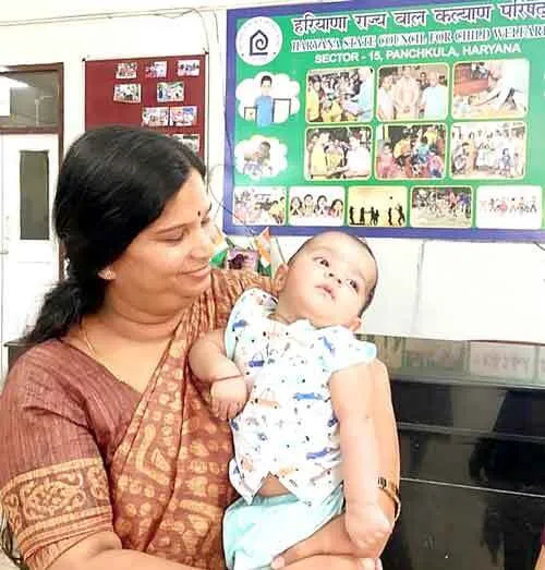 5 माह के नवजात शिशु को मिला नया परिवार