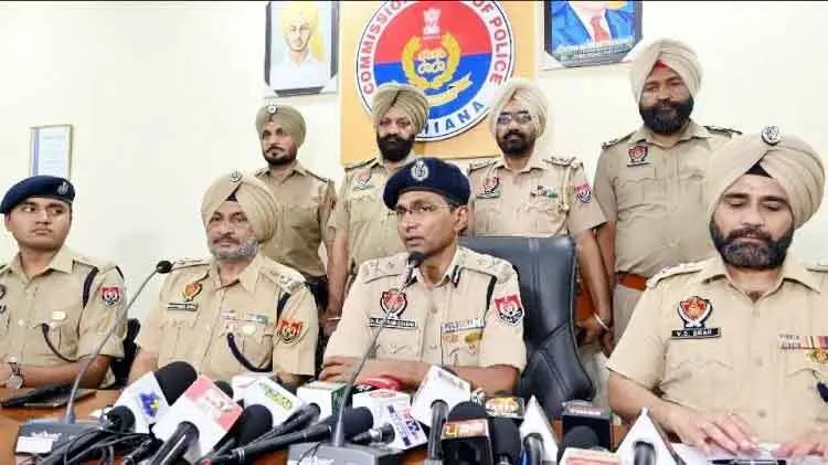 जायदाद की खातिर बेटे ने करवाई मां-बाप की हत्या