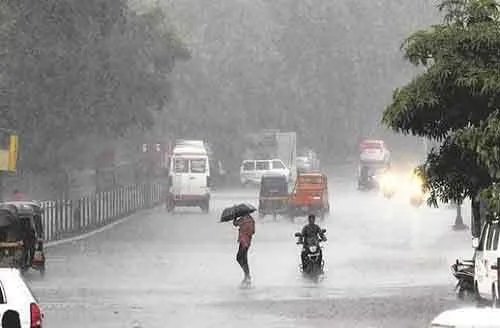 लो जी आ गई भारी बारिश, केरल के 5 जिलों में रेड अलर्ट