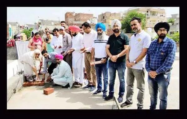 स्कूल में पढ़े छात्र ने स्कूल में बनवाया कमरा