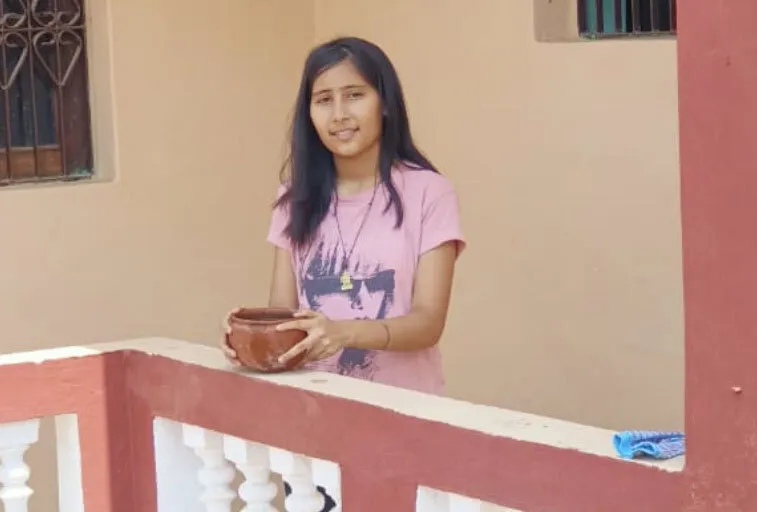 मध्यप्रदेश की साध-संगत ने पक्षियों की प्यास बुझाने के लिए लगाए सकोरे