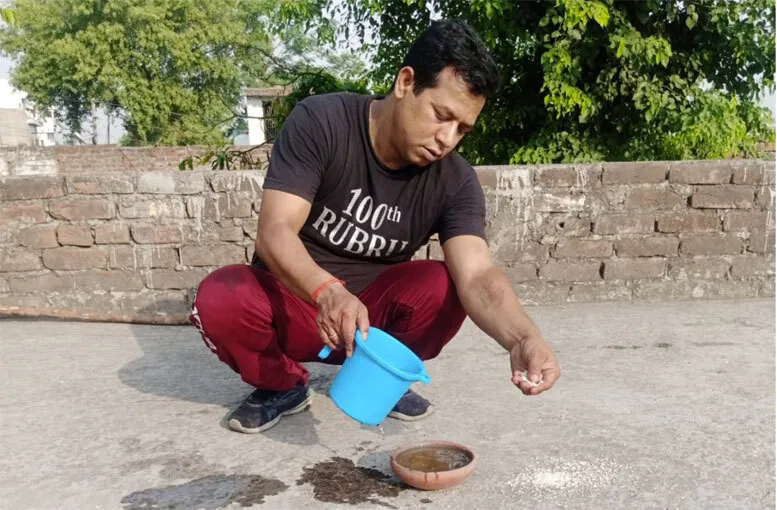 जम्मू की साध-संगत ने बेजुबान पक्षियों के लिए लगाए पानी के कसोरे