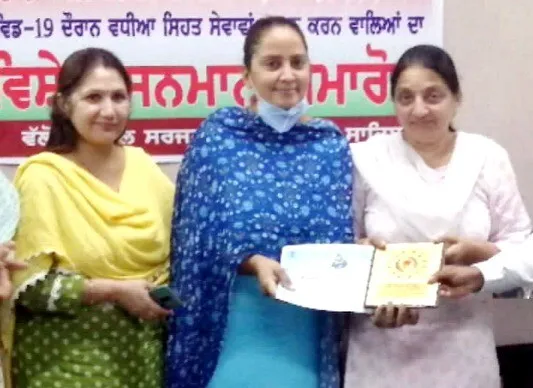 स्टाफ नर्स के साथ समाजसेवी भी ‘वीरपाल कौर’