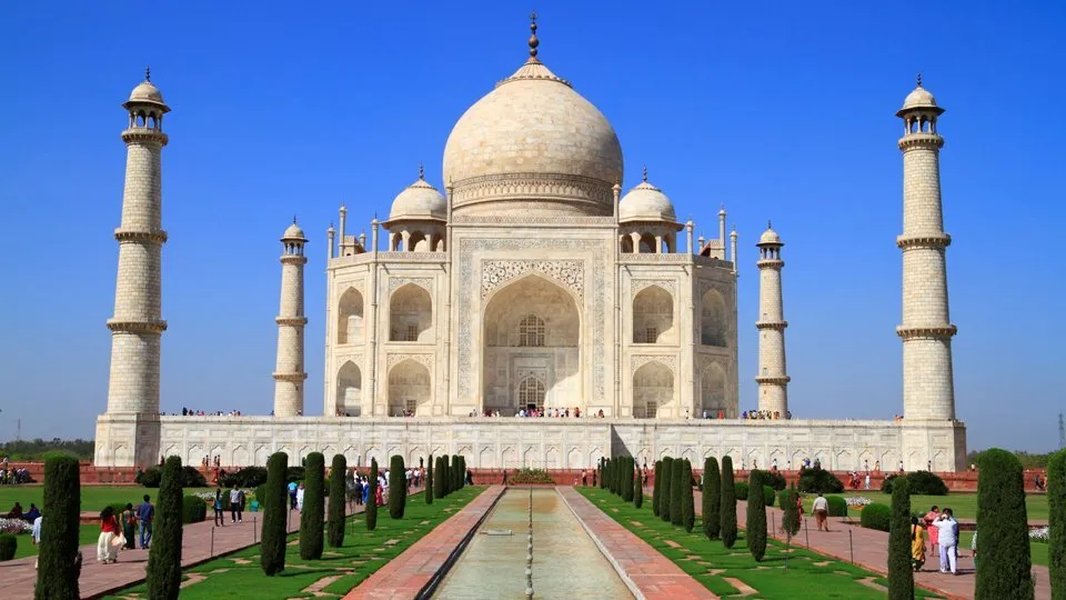 इतिहास से फिजूल की छेड़छाड़