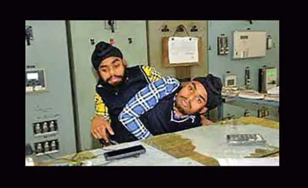 शरीर से जुड़वा इंजीनियर सोहना और मोहना एसएसए के पद पर पदोन्नत