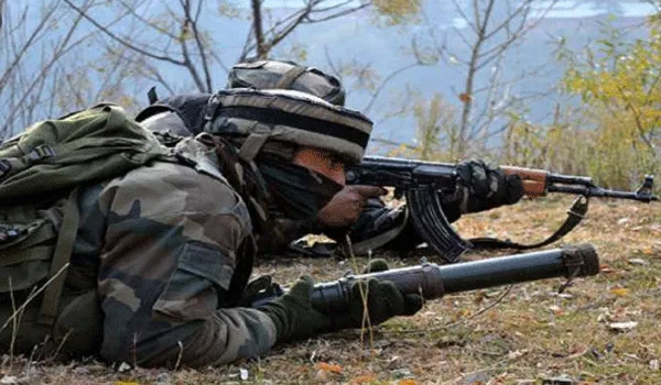 दक्षिण कश्मीर में भीषण गोलीबारी