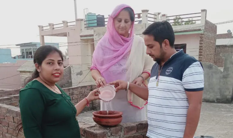 एमपी रोही के सेवादारों ने पक्षियों के लिए रखे सकोर, किया रक्तदान