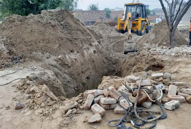 नुहियांवाली में पत्थर धंसने से शौचालय में गिरा युवक, मौत