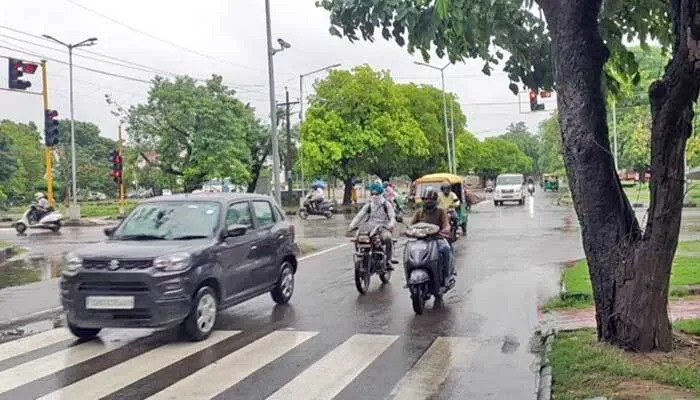 मॉनसून की पहली बारिश से चंडीगढ़ जलमग्न