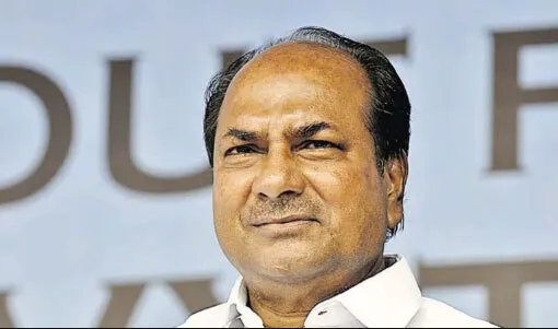 माकपा के हमले में बाल-बाल बचे कांग्रेस नेता एके एंटनी