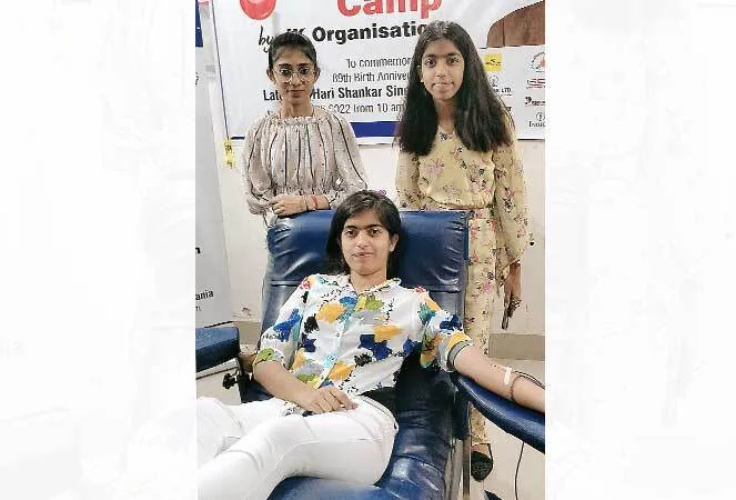 जन्मदिन पर गुन्जन इन्सां ने किया रक्तदान, गर्भवती को दिया पैष्टिक आहार