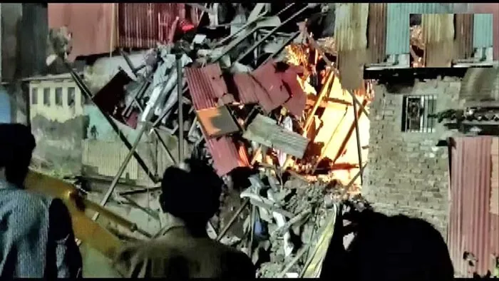 मुंबई में इमारत गिरने से एक की मौत, 18 घायल