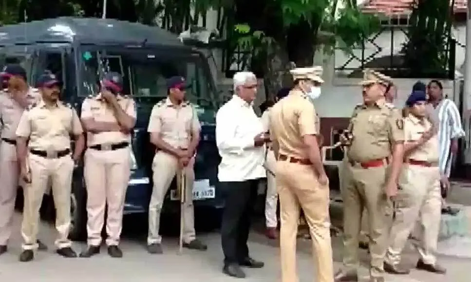 महाराष्ट्र सरकार पर संकट: मुंबई और ठाणे में धारा 144 लागू