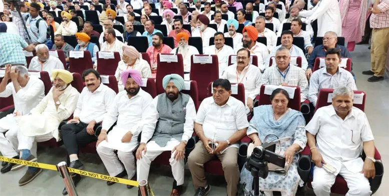 पंजाब कांग्रेस को बड़ा झटका, बलबीर सिद्धू समेत 4 पूर्व कांग्रेसी मंत्री भाजपा में शामिल