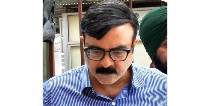 पंजाब-आईएएस अधिकारी संजय पोपली के बेटे ने की आत्महत्या