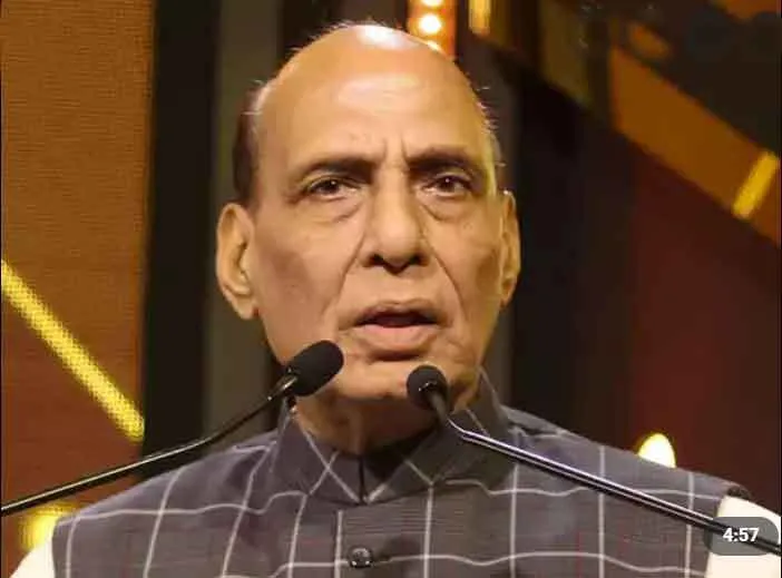 भारत में गड़बड़ी फैलाने की कोशिश में रहता है पाकिस्तान : राजनाथ