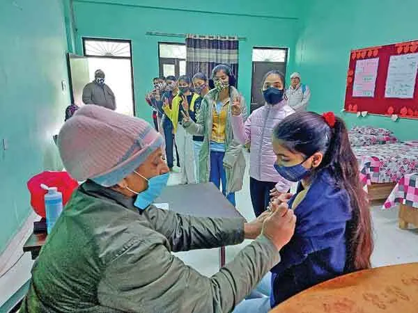 देश में कोरोना संक्रमण के मामले 81 हजार से पार