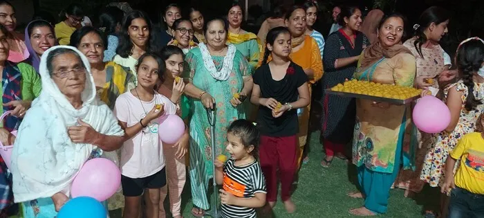 कल्याण नगर और शाह सतनाम जी नगर में नामचर्चाएं कर और देसी घी के दिये जगाकर मनाई खुशियां