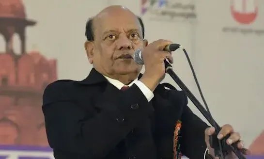 कवि सुरेंद्र शर्मा जिंदा हैं, जिंदा होने का ट्वीट किया
