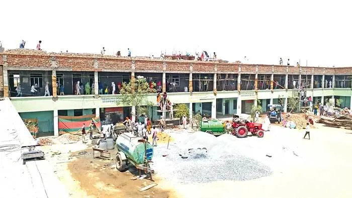 शाह सतनाम जी गर्ल्स स्कूल तारानगर में सेवा कार्य जोरों पर