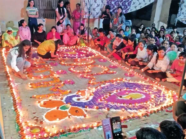 पूज्य गुरु जी के आगमन की खुशी में झूमा हिसार
