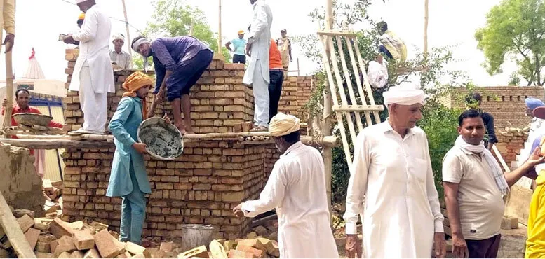 साध-संगत ने जरुरतमंद परिवार को बनाकर दिया आशियाना