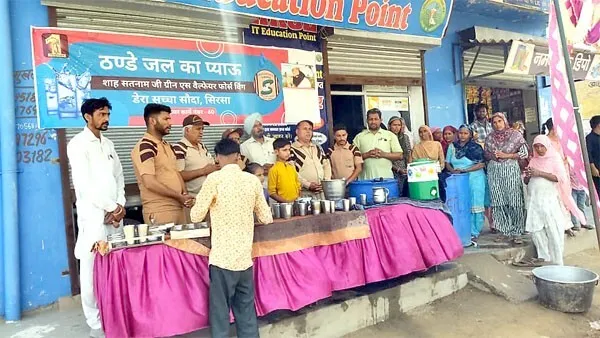साध-संगत ने लगाई ठंडे मीठे पानी की छबील