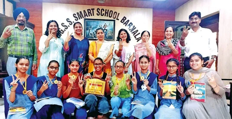 10वीं परीक्षा परिणाम : मेरिट में जगह बनाने वाली नियामत-ए-मीत इन्सां सम्मानित