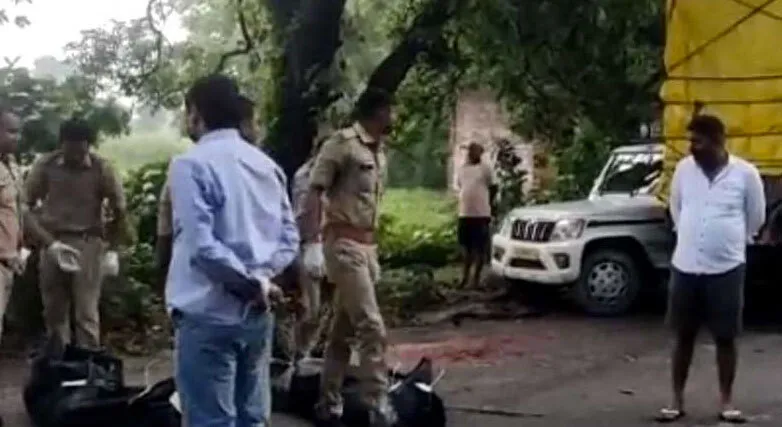 एआरटीओ टीम को ट्रक ने रौंदा, सिपाही व ड्राइवर की दर्दनाक मौत