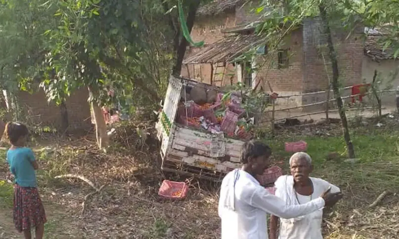 पिकअप ने सड़क किनारे सो रहे लोगों को रौंदा, 5 लोगों की दर्दनाक मौत