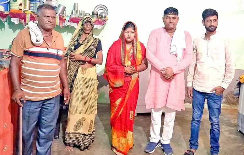 आर्थिक रूप से कमजोर परिवार की बेटी की शादी में दी आर्थिक मदद