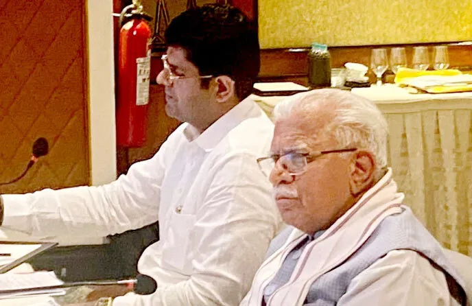 सीएम ने एचएसआईआईडीसी की नई वेबसाइट और लॉगो किया लॉन्च