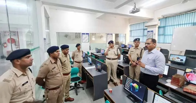 महिला व पुरुष सिपाहियों ने दी पदोन्नति की परीक्षा