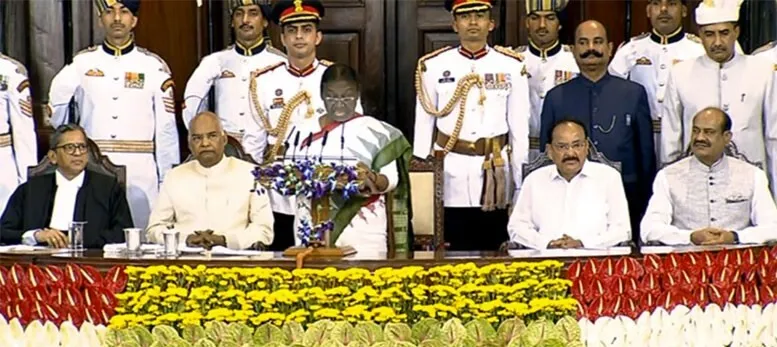 LIVE: द्रौपदी मुर्मू ने ली शपथ, देश की 15वीं राष्ट्रपति बनीं