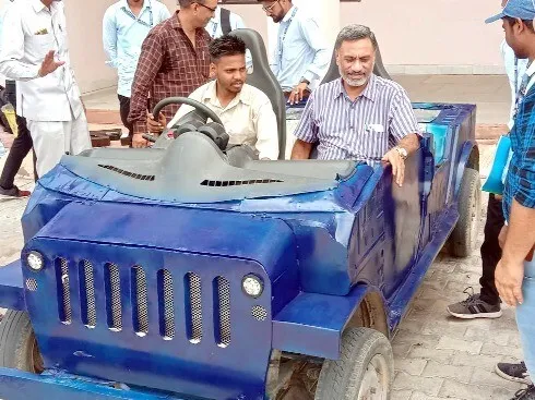 छात्रों ने स्क्रैप के सामान से बनाए कमाल के ई-प्रोजेक्ट