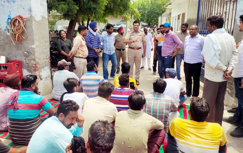 निगम के पेमेंट कलेक्टर कर्मचारी के एक व्यक्ति ने मारा थप्पड़, मामला दर्ज