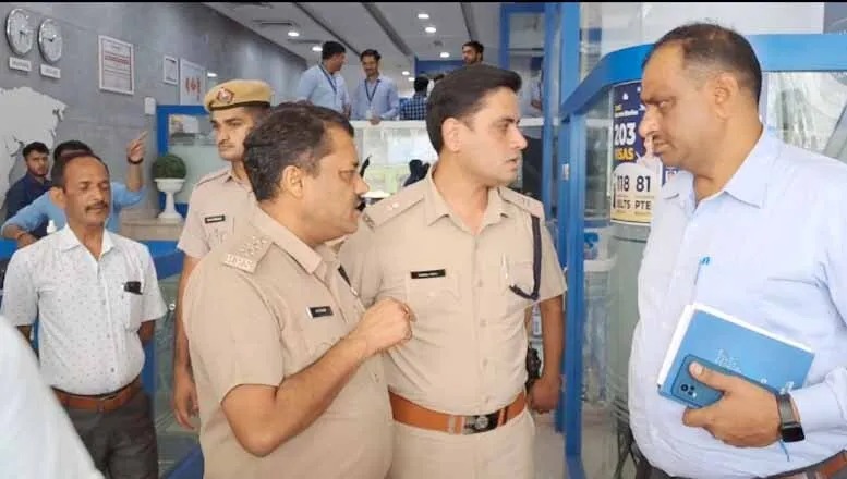 कुरूक्षेत्र: कोचिंग सेंटर पर ताबड़तोड़ फायरिंग, नकाबपोश 2 युवकों ने शीशे पर चलाई गोलियां