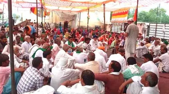 खेदड़ प्लांट की राख पर विवाद: तीन सदस्यीय जांच समिति गठित, महापंचायत में पहुंचे टिकैत