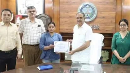 हरियाणा की पहली प्रमाणित ड्रोन पायलट बनी निशा सोलंकी