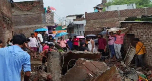 खिलचीपुर में बारिश के कारण गिरा मकान, महिला की मृत्यु